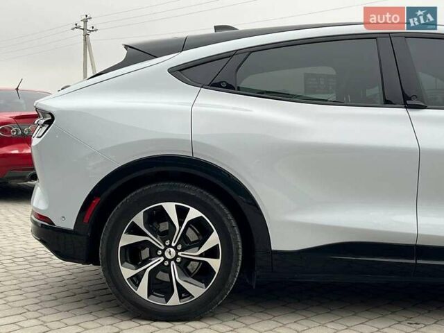 Белый Форд Mustang Mach-E, объемом двигателя 0 л и пробегом 80 тыс. км за 26640 $, фото 7 на Automoto.ua