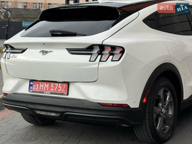 Белый Форд Mustang Mach-E, объемом двигателя 0 л и пробегом 59 тыс. км за 21950 $, фото 50 на Automoto.ua