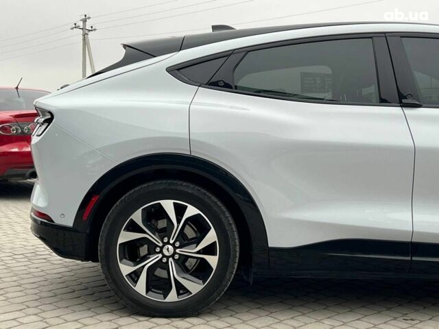 Белый Форд Mustang Mach-E, объемом двигателя 0 л и пробегом 80 тыс. км за 26640 $, фото 7 на Automoto.ua