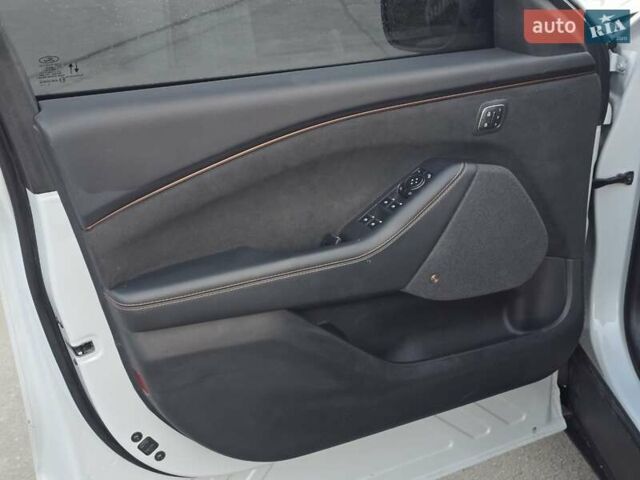 Белый Форд Mustang Mach-E, объемом двигателя 0 л и пробегом 31 тыс. км за 31999 $, фото 43 на Automoto.ua