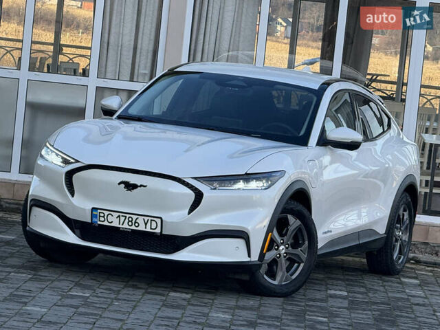 Белый Форд Mustang Mach-E, объемом двигателя 0 л и пробегом 60 тыс. км за 22200 $, фото 3 на Automoto.ua