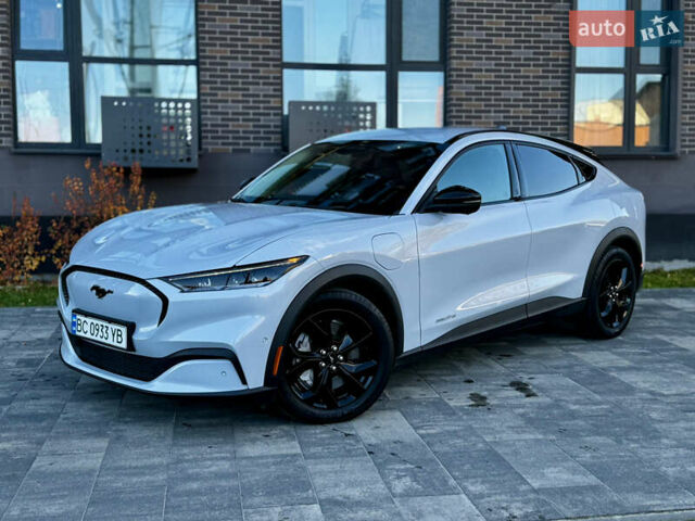 Белый Форд Mustang Mach-E, объемом двигателя 0 л и пробегом 32 тыс. км за 24500 $, фото 2 на Automoto.ua