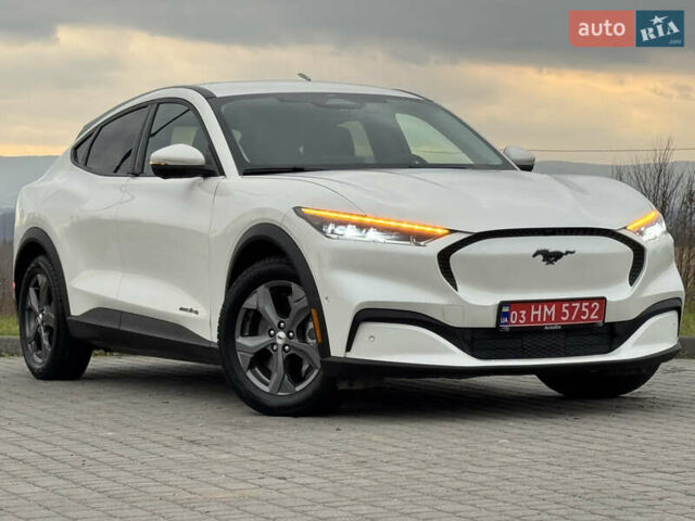 Белый Форд Mustang Mach-E, объемом двигателя 0 л и пробегом 59 тыс. км за 21950 $, фото 1 на Automoto.ua