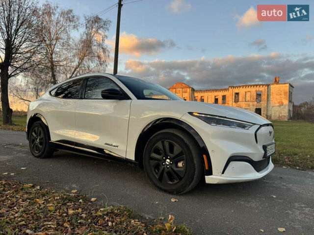 Білий Форд Mustang Mach-E, об'ємом двигуна 0 л та пробігом 39 тис. км за 25500 $, фото 2 на Automoto.ua