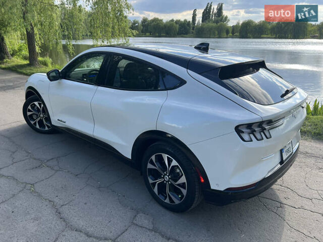Белый Форд Mustang Mach-E, объемом двигателя 0 л и пробегом 19 тыс. км за 30900 $, фото 9 на Automoto.ua