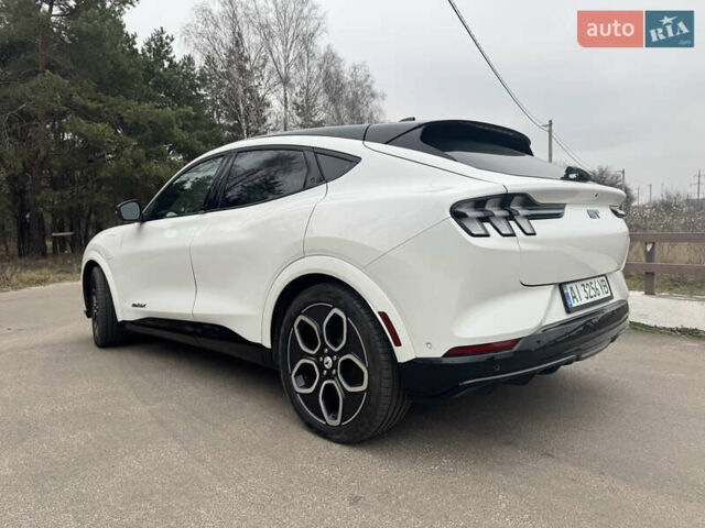 Белый Форд Mustang Mach-E, объемом двигателя 0 л и пробегом 8 тыс. км за 32500 $, фото 4 на Automoto.ua