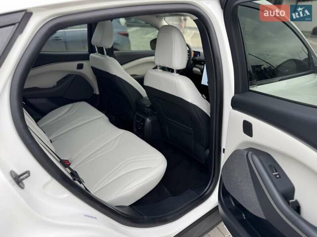 Білий Форд Mustang Mach-E, об'ємом двигуна 0 л та пробігом 34 тис. км за 29500 $, фото 19 на Automoto.ua