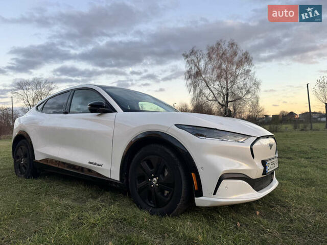 Білий Форд Mustang Mach-E, об'ємом двигуна 0 л та пробігом 39 тис. км за 25500 $, фото 19 на Automoto.ua