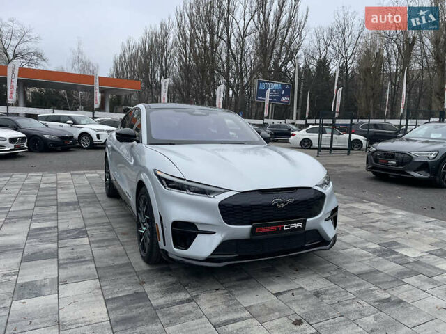 Белый Форд Mustang Mach-E, объемом двигателя 0 л и пробегом 4 тыс. км за 39900 $, фото 6 на Automoto.ua
