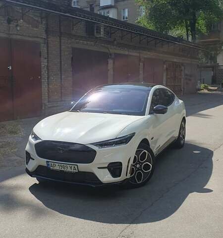 Белый Форд Mustang Mach-E, объемом двигателя 0 л и пробегом 19 тыс. км за 36000 $, фото 1 на Automoto.ua