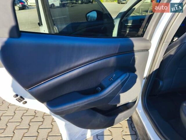 Белый Форд Mustang Mach-E, объемом двигателя 0 л и пробегом 8 тыс. км за 26900 $, фото 10 на Automoto.ua