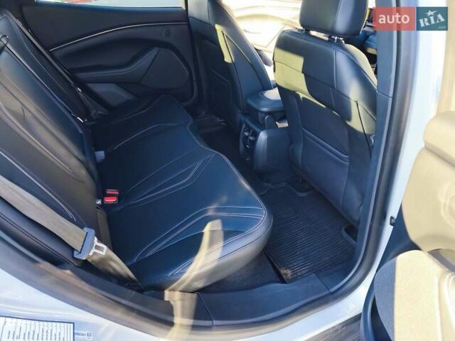 Белый Форд Mustang Mach-E, объемом двигателя 0 л и пробегом 8 тыс. км за 26900 $, фото 14 на Automoto.ua