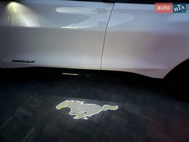 Білий Форд Mustang Mach-E, об'ємом двигуна 0 л та пробігом 39 тис. км за 25500 $, фото 31 на Automoto.ua