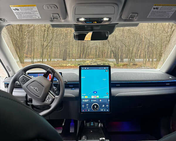 Білий Форд Mustang Mach-E, об'ємом двигуна 0 л та пробігом 8 тис. км за 26700 $, фото 9 на Automoto.ua