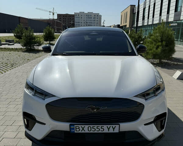 Белый Форд Mustang Mach-E, объемом двигателя 0 л и пробегом 23 тыс. км за 42700 $, фото 21 на Automoto.ua