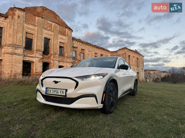 Білий Форд Mustang Mach-E, об'ємом двигуна 0 л та пробігом 39 тис. км за 25500 $, фото 18 на Automoto.ua