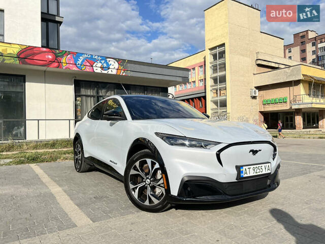 Белый Форд Mustang Mach-E, объемом двигателя 0 л и пробегом 22 тыс. км за 28500 $, фото 5 на Automoto.ua