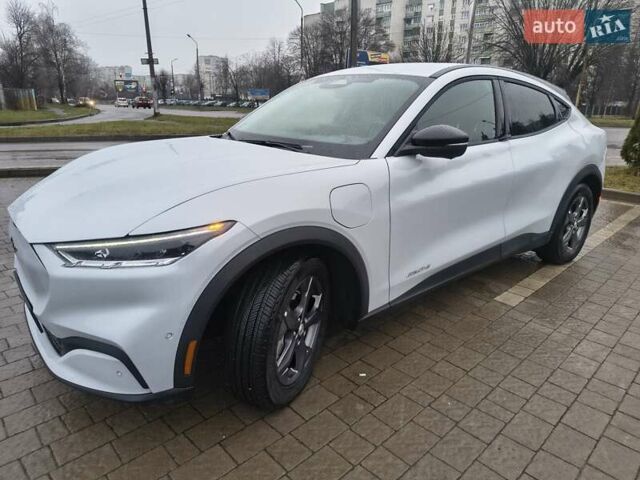 Белый Форд Mustang Mach-E, объемом двигателя 0 л и пробегом 15 тыс. км за 24500 $, фото 13 на Automoto.ua