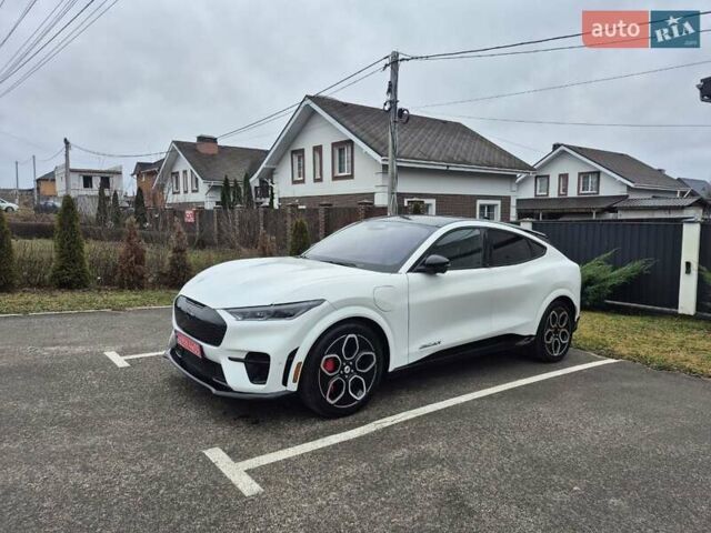 Белый Форд Mustang Mach-E, объемом двигателя 0 л и пробегом 8 тыс. км за 35000 $, фото 29 на Automoto.ua