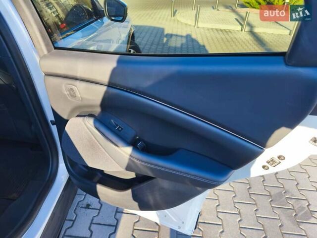 Белый Форд Mustang Mach-E, объемом двигателя 0 л и пробегом 8 тыс. км за 26900 $, фото 13 на Automoto.ua