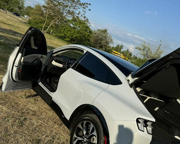 Белый Форд Mustang Mach-E, объемом двигателя 0 л и пробегом 31 тыс. км за 31000 $, фото 19 на Automoto.ua