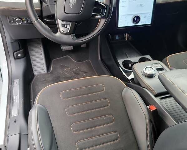 Білий Форд Mustang Mach-E, об'ємом двигуна 0 л та пробігом 11 тис. км за 32700 $, фото 32 на Automoto.ua