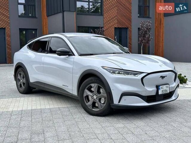 Белый Форд Mustang Mach-E, объемом двигателя 0 л и пробегом 9 тыс. км за 25700 $, фото 3 на Automoto.ua
