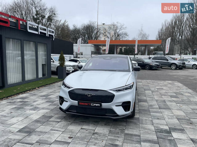 Белый Форд Mustang Mach-E, объемом двигателя 0 л и пробегом 4 тыс. км за 39900 $, фото 5 на Automoto.ua