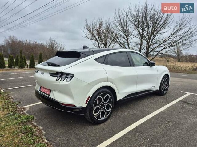 Белый Форд Mustang Mach-E, объемом двигателя 0 л и пробегом 8 тыс. км за 35000 $, фото 25 на Automoto.ua