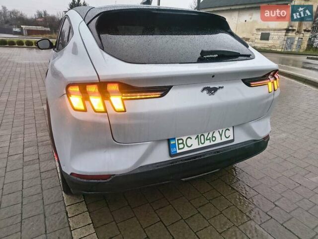 Белый Форд Mustang Mach-E, объемом двигателя 0 л и пробегом 15 тыс. км за 24500 $, фото 12 на Automoto.ua