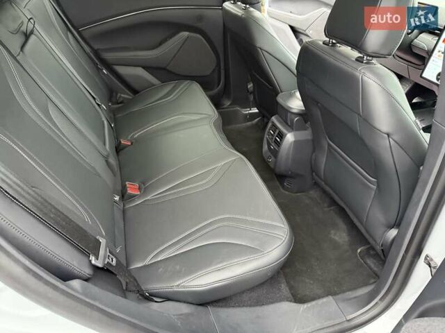Білий Форд Mustang Mach-E, об'ємом двигуна 0 л та пробігом 6 тис. км за 28500 $, фото 3 на Automoto.ua