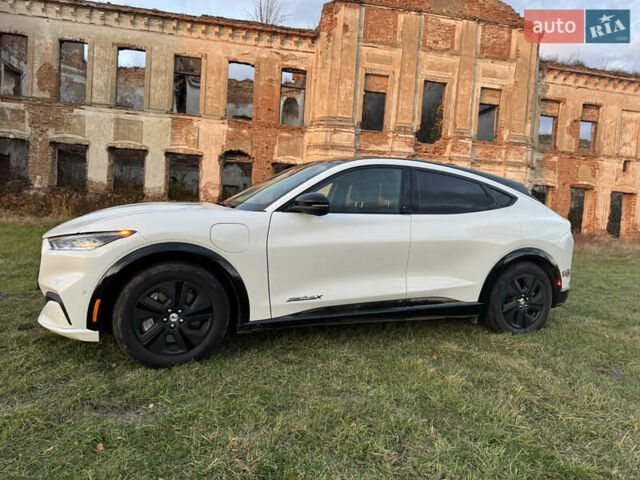 Білий Форд Mustang Mach-E, об'ємом двигуна 0 л та пробігом 39 тис. км за 25500 $, фото 17 на Automoto.ua