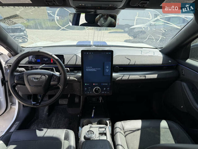 Білий Форд Mustang Mach-E, об'ємом двигуна 0 л та пробігом 25 тис. км за 21700 $, фото 41 на Automoto.ua