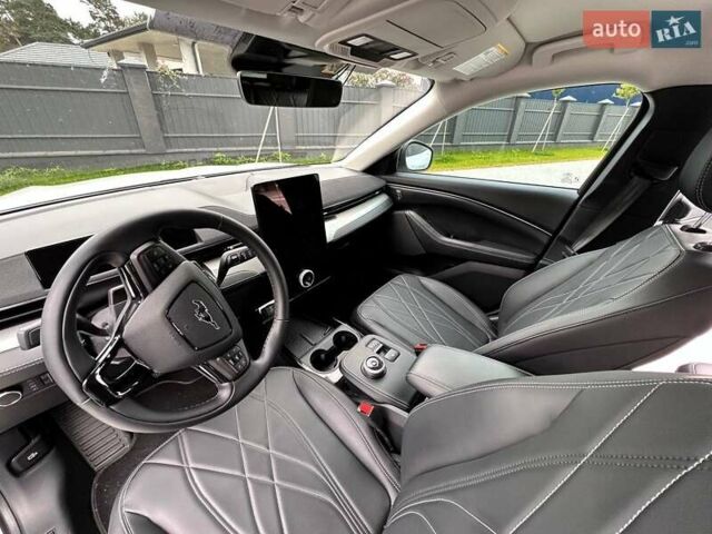 Белый Форд Mustang Mach-E, объемом двигателя 0 л и пробегом 9 тыс. км за 25700 $, фото 14 на Automoto.ua