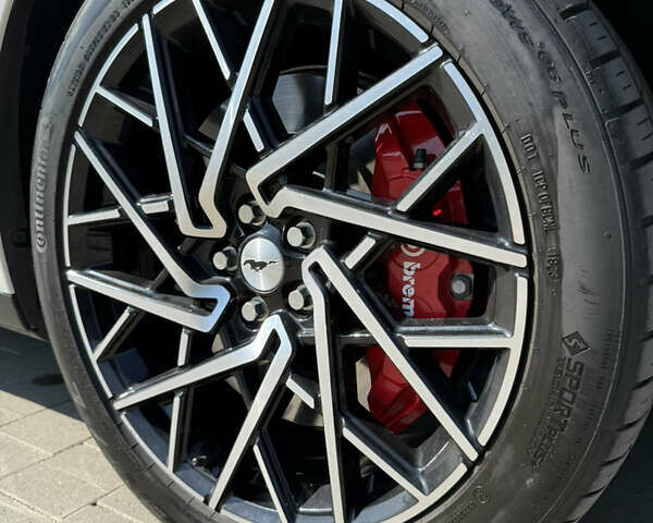 Белый Форд Mustang Mach-E, объемом двигателя 0 л и пробегом 23 тыс. км за 42700 $, фото 26 на Automoto.ua