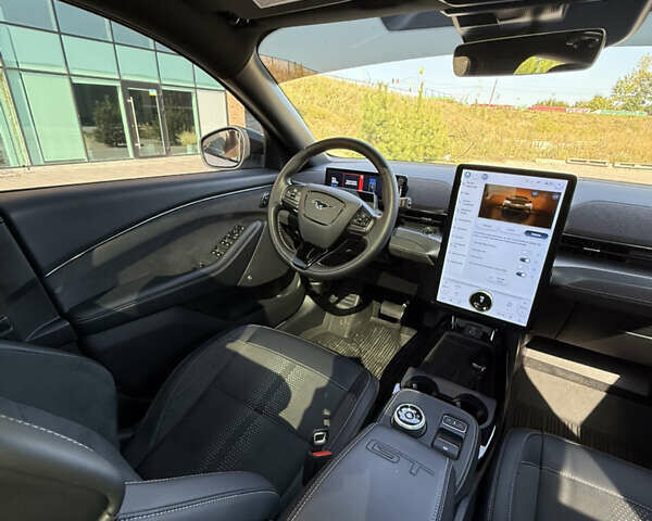 Белый Форд Mustang Mach-E, объемом двигателя 0 л и пробегом 23 тыс. км за 42700 $, фото 75 на Automoto.ua