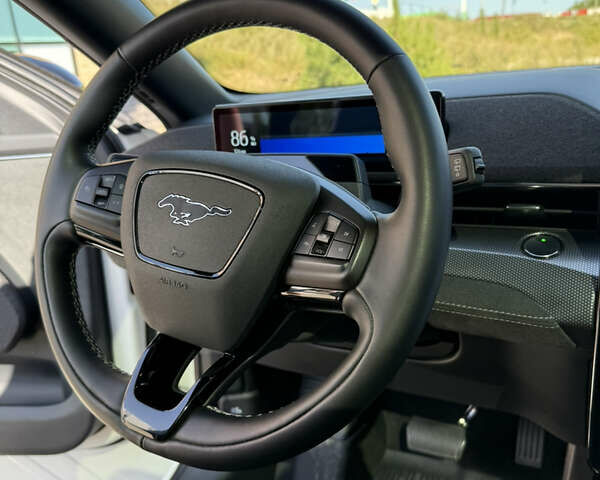 Белый Форд Mustang Mach-E, объемом двигателя 0 л и пробегом 23 тыс. км за 42700 $, фото 52 на Automoto.ua