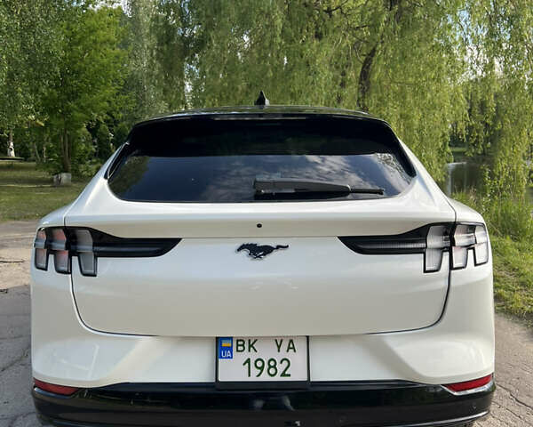 Белый Форд Mustang Mach-E, объемом двигателя 0 л и пробегом 19 тыс. км за 30900 $, фото 8 на Automoto.ua