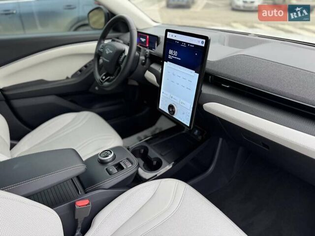 Білий Форд Mustang Mach-E, об'ємом двигуна 0 л та пробігом 34 тис. км за 29500 $, фото 22 на Automoto.ua