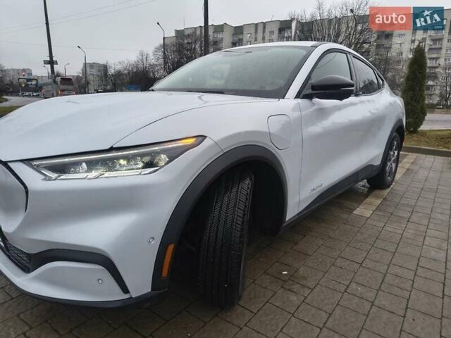 Белый Форд Mustang Mach-E, объемом двигателя 0 л и пробегом 15 тыс. км за 24500 $, фото 6 на Automoto.ua