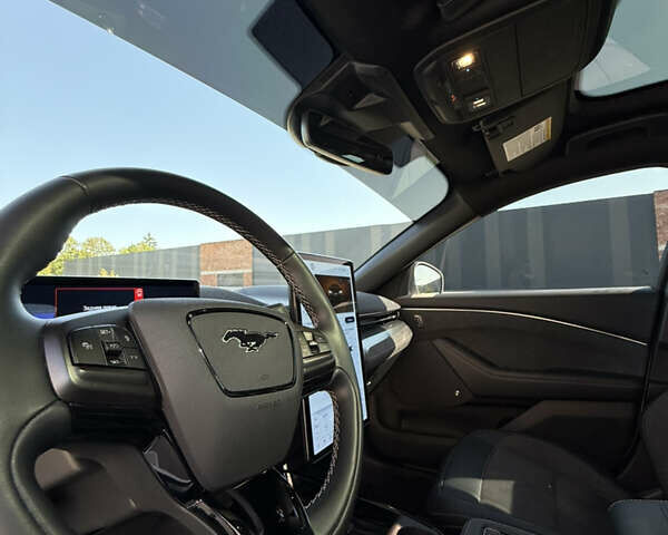 Белый Форд Mustang Mach-E, объемом двигателя 0 л и пробегом 23 тыс. км за 42700 $, фото 57 на Automoto.ua