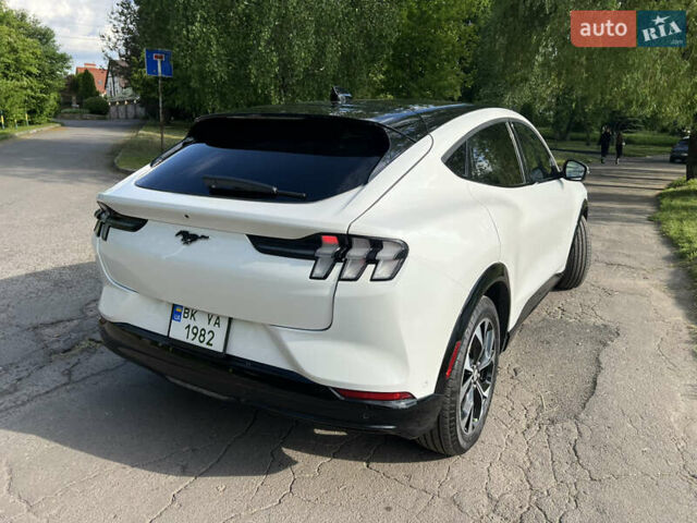 Белый Форд Mustang Mach-E, объемом двигателя 0 л и пробегом 19 тыс. км за 30900 $, фото 7 на Automoto.ua