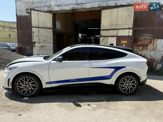 Білий Форд Mustang Mach-E, об'ємом двигуна 0 л та пробігом 25 тис. км за 21700 $, фото 13 на Automoto.ua