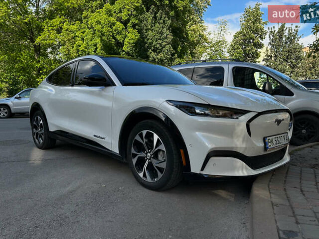 Белый Форд Mustang Mach-E, объемом двигателя 0 л и пробегом 13 тыс. км за 29999 $, фото 1 на Automoto.ua