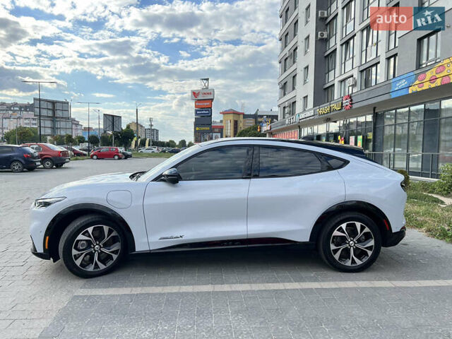 Белый Форд Mustang Mach-E, объемом двигателя 0 л и пробегом 22 тыс. км за 28500 $, фото 10 на Automoto.ua