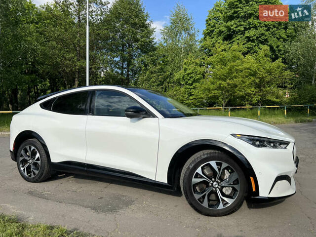 Белый Форд Mustang Mach-E, объемом двигателя 0 л и пробегом 19 тыс. км за 30900 $, фото 5 на Automoto.ua