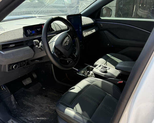Білий Форд Mustang Mach-E, об'ємом двигуна 0 л та пробігом 25 тис. км за 21700 $, фото 24 на Automoto.ua