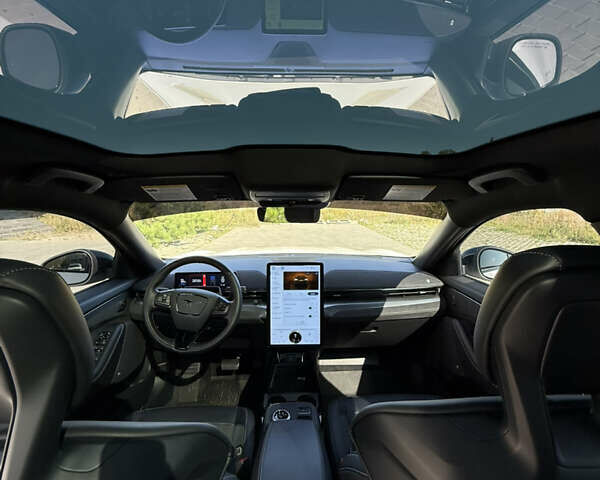 Белый Форд Mustang Mach-E, объемом двигателя 0 л и пробегом 23 тыс. км за 42700 $, фото 73 на Automoto.ua