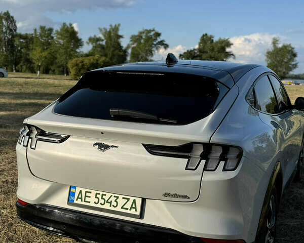 Белый Форд Mustang Mach-E, объемом двигателя 0 л и пробегом 31 тыс. км за 31000 $, фото 6 на Automoto.ua