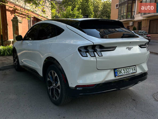 Белый Форд Mustang Mach-E, объемом двигателя 0 л и пробегом 13 тыс. км за 29999 $, фото 2 на Automoto.ua